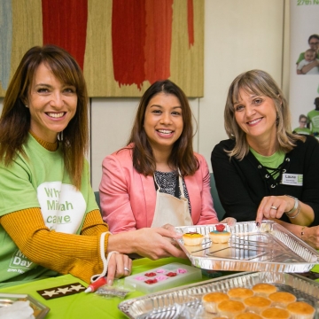 MPs decorate cupcakes to launch Mitzvah Day